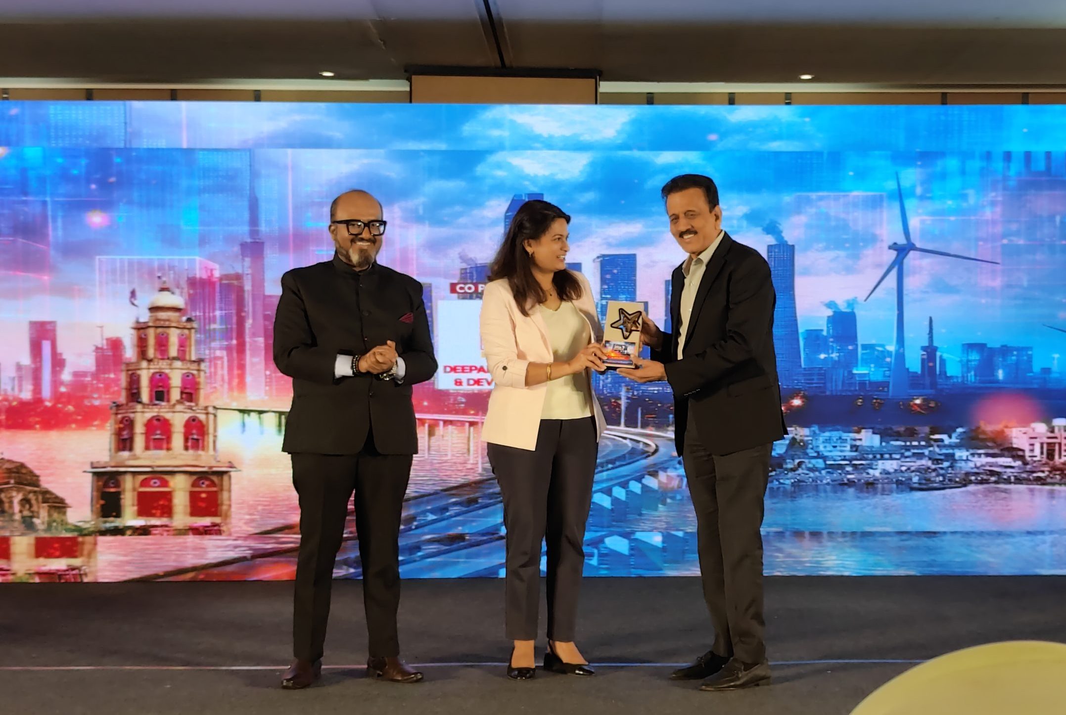 Dr. Nisha Rathod — Zee 24 Taas Healthcare Excellence Award 2026